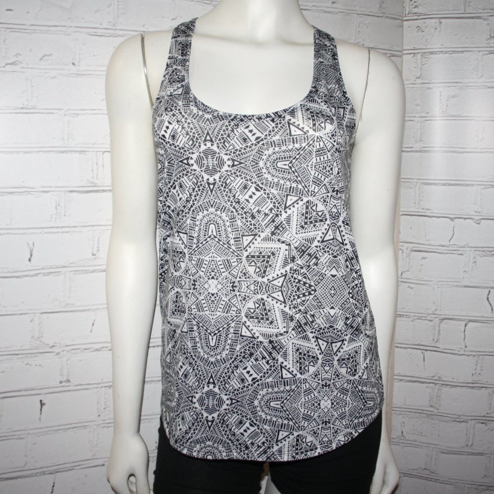 ⚡🖤 Arizona Jeans Co Aztec Racerback Tank · Size M · Black & White